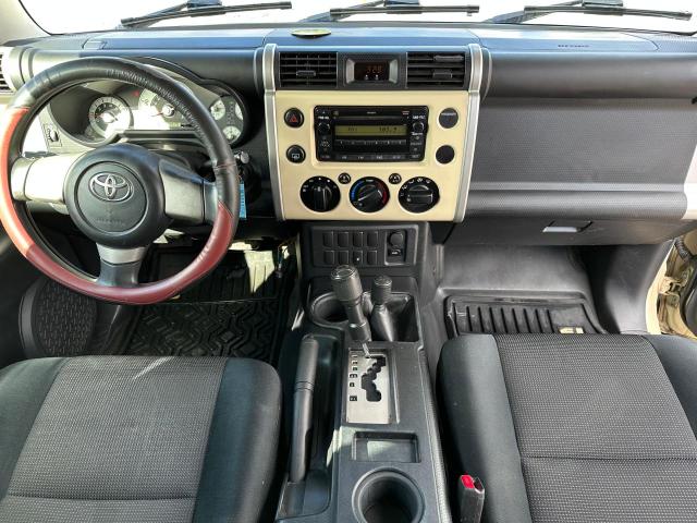 Photo 8 VIN: JTEBU11FX8K056075 - TOYOTA FJ CRUISER 