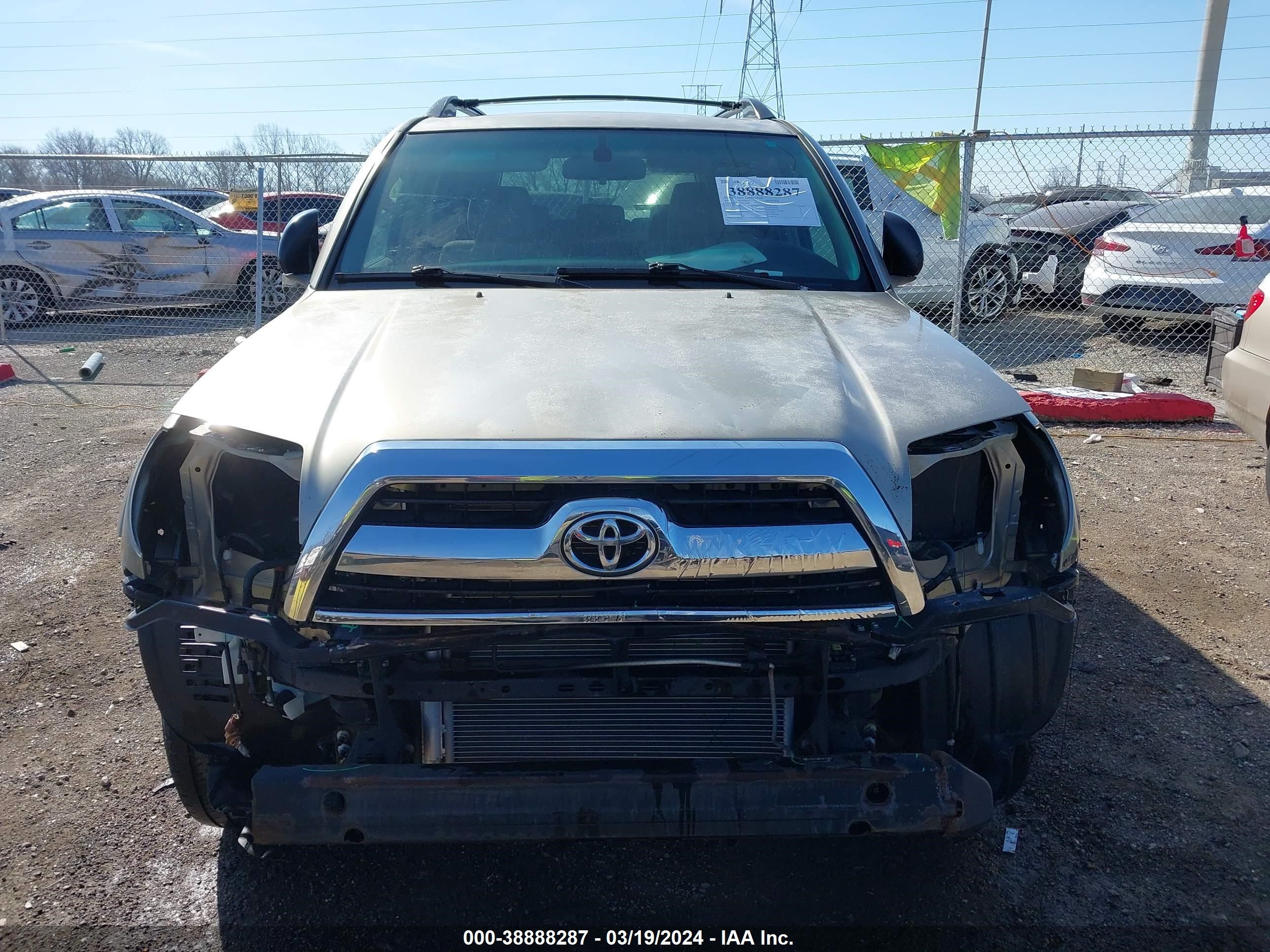 Photo 12 VIN: JTEBU14R070115487 - TOYOTA 4RUNNER 