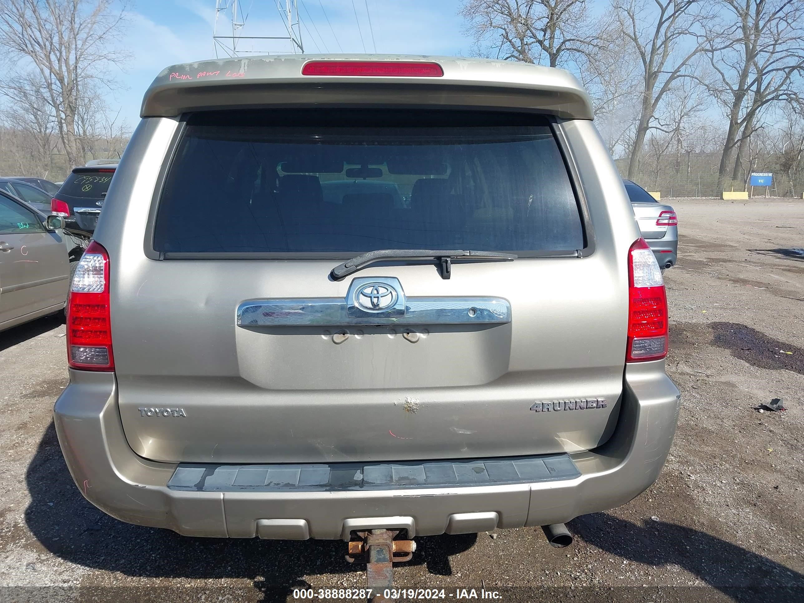 Photo 16 VIN: JTEBU14R070115487 - TOYOTA 4RUNNER 