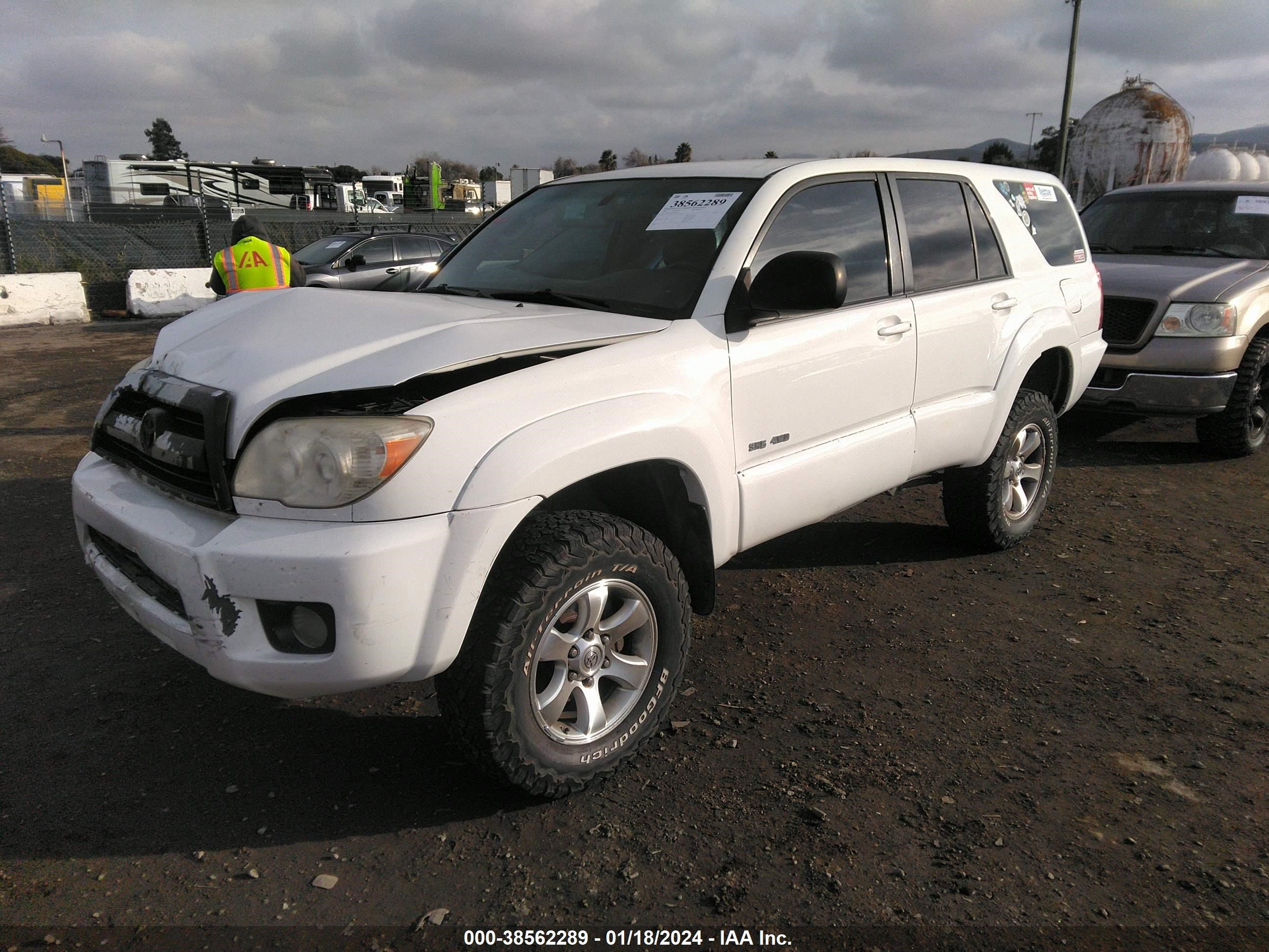 Photo 1 VIN: JTEBU14R168066333 - TOYOTA 4RUNNER 