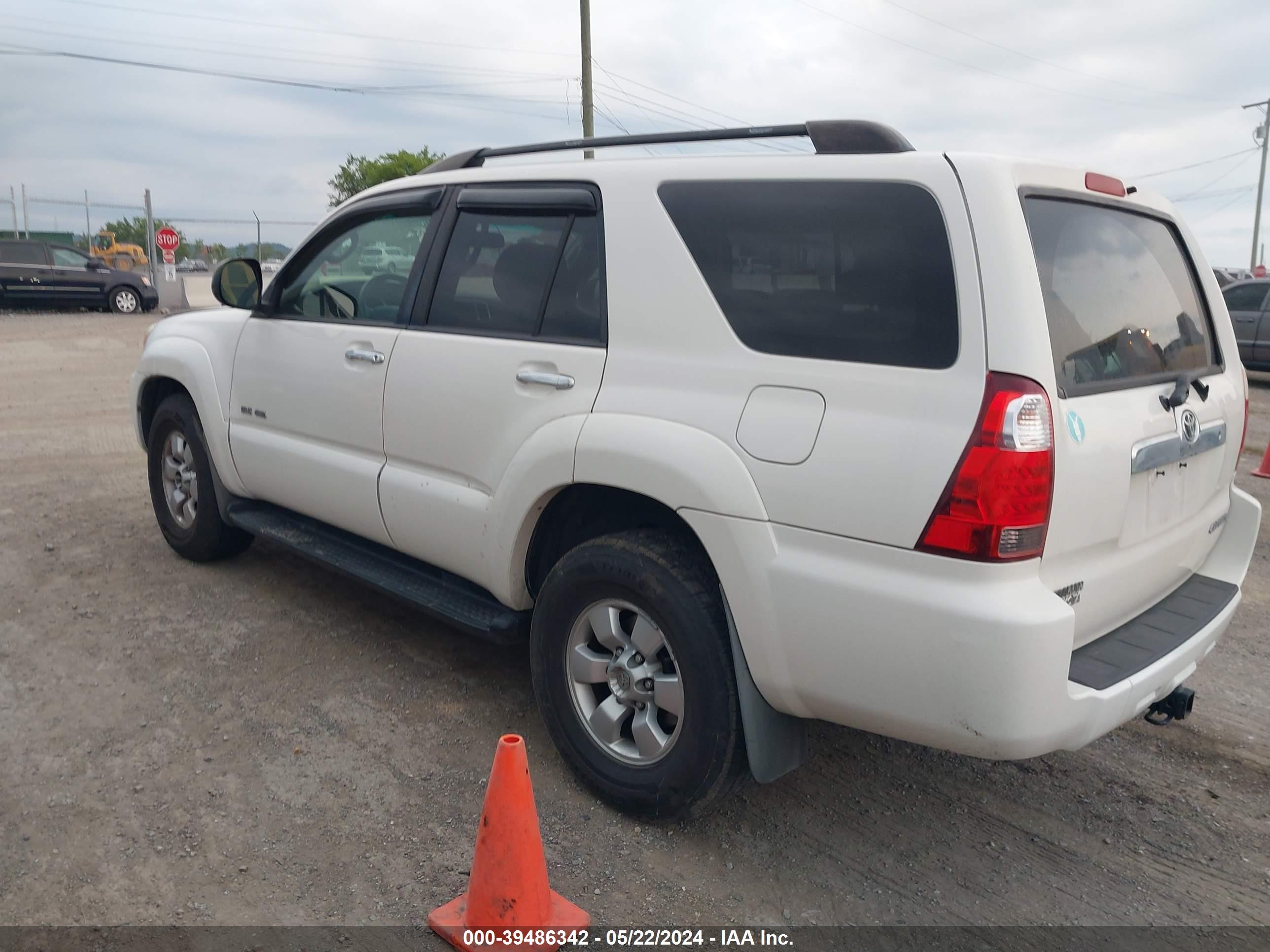 Photo 2 VIN: JTEBU14R18K011578 - TOYOTA 4RUNNER 