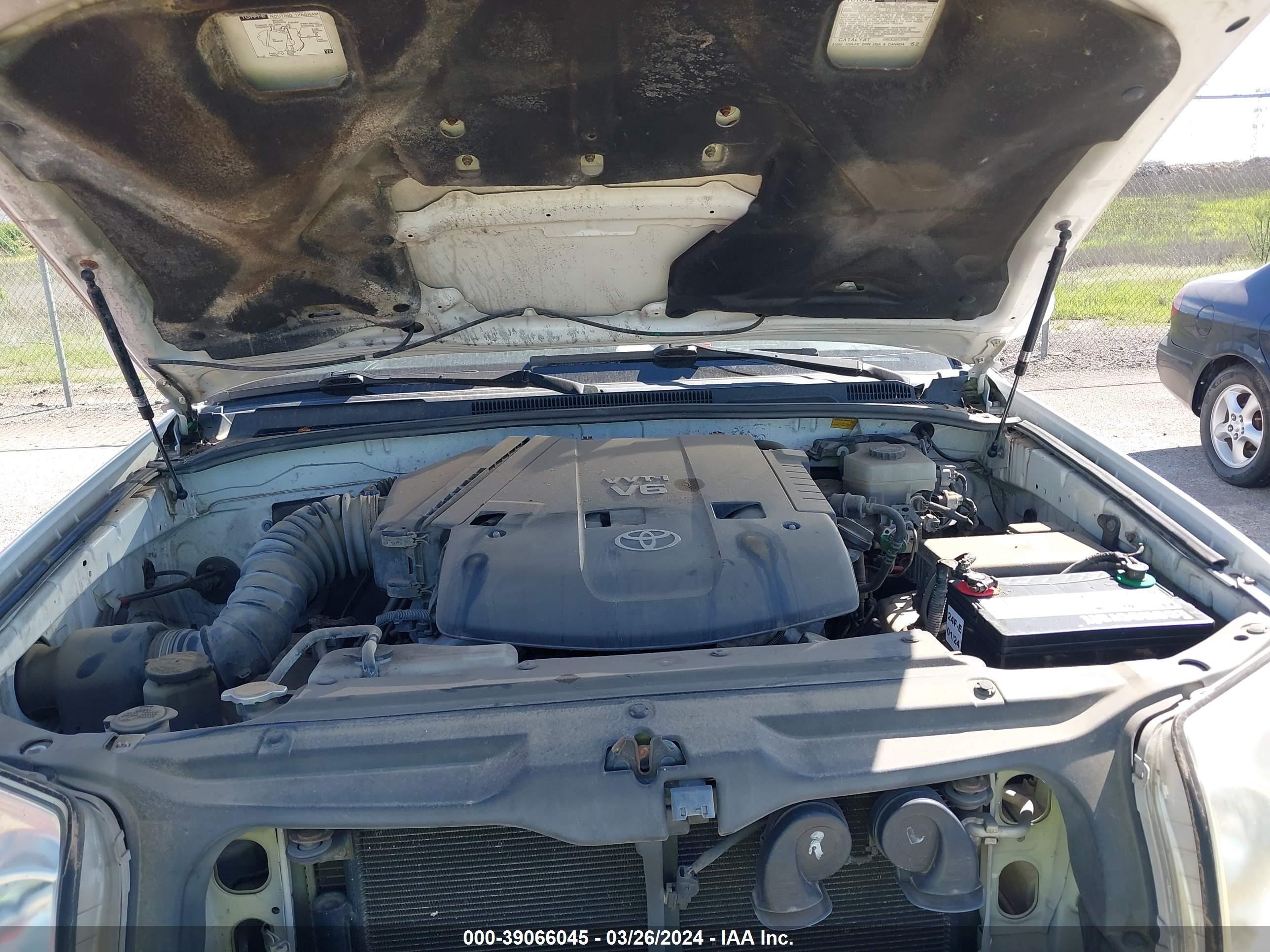 Photo 9 VIN: JTEBU14R448017642 - TOYOTA 4RUNNER 