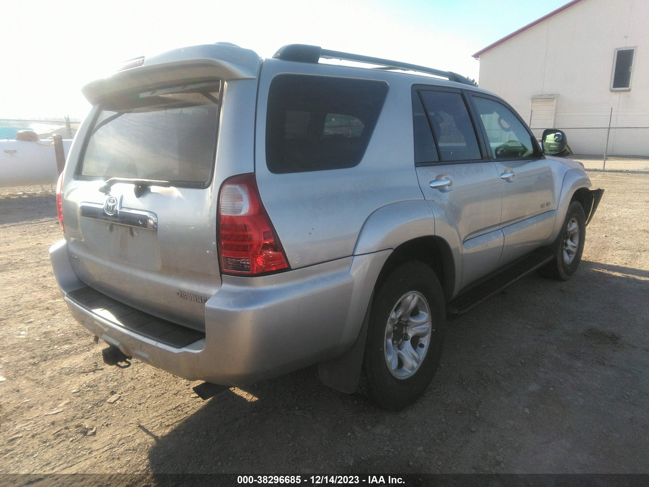 Photo 3 VIN: JTEBU14R58K016413 - TOYOTA 4RUNNER 