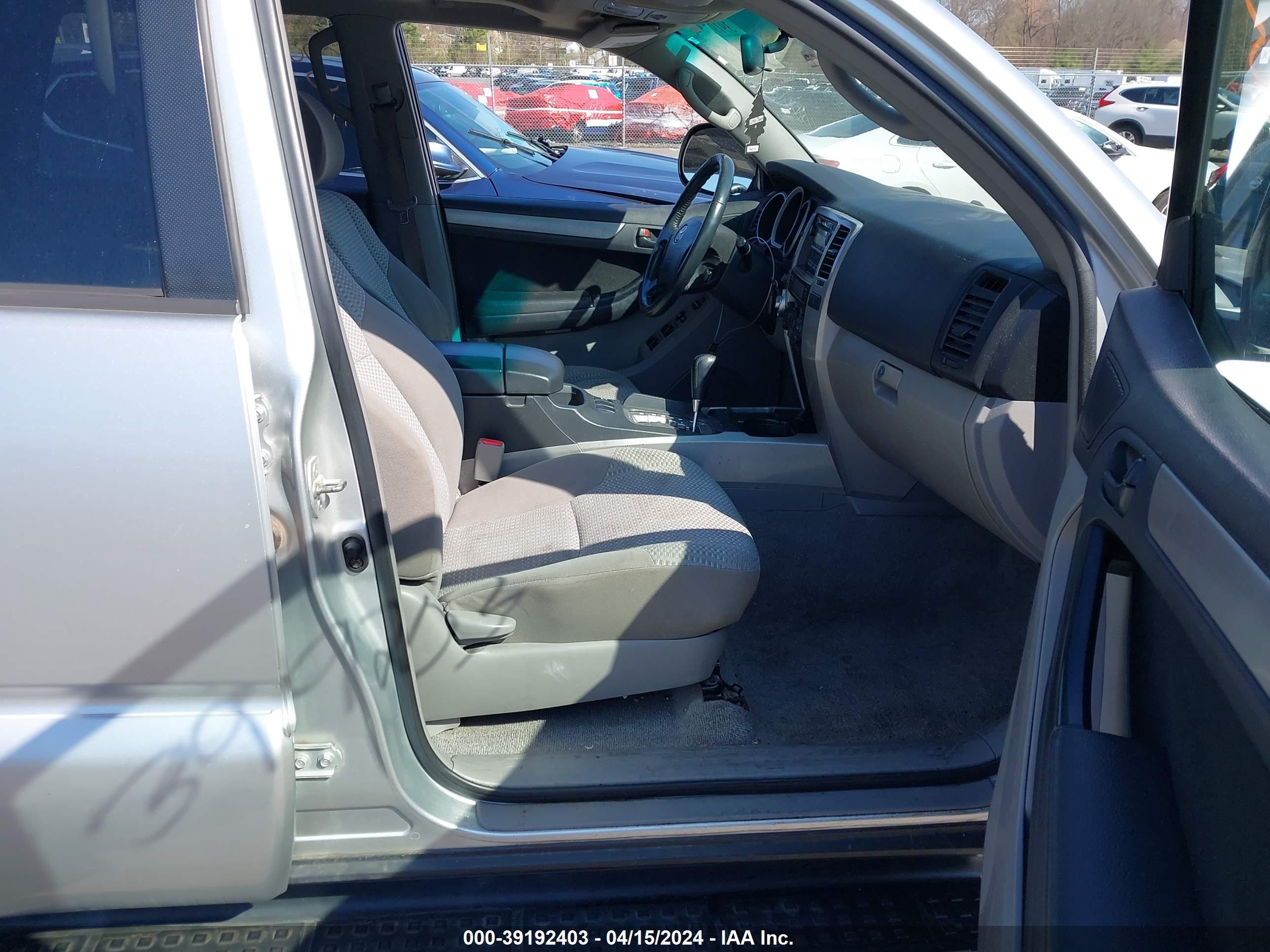 Photo 4 VIN: JTEBU14R668071219 - TOYOTA 4RUNNER 