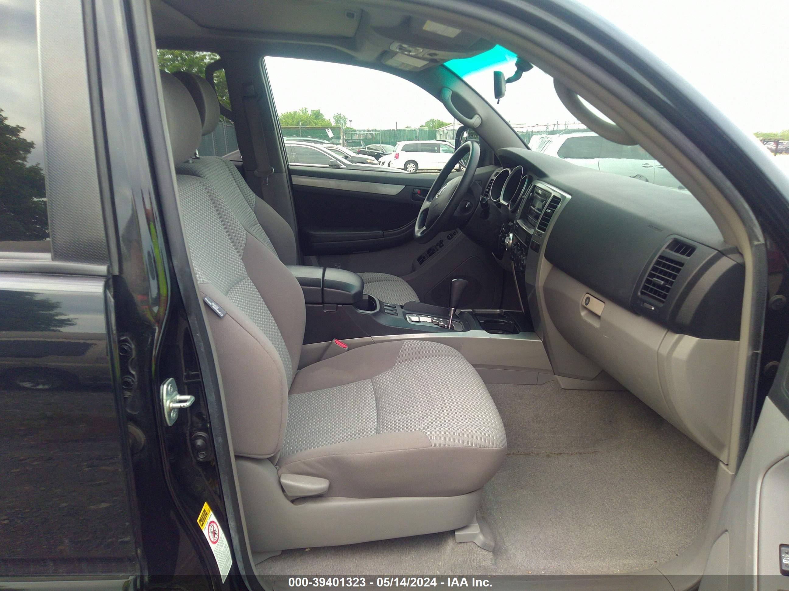 Photo 4 VIN: JTEBU14R678097479 - TOYOTA 4RUNNER 