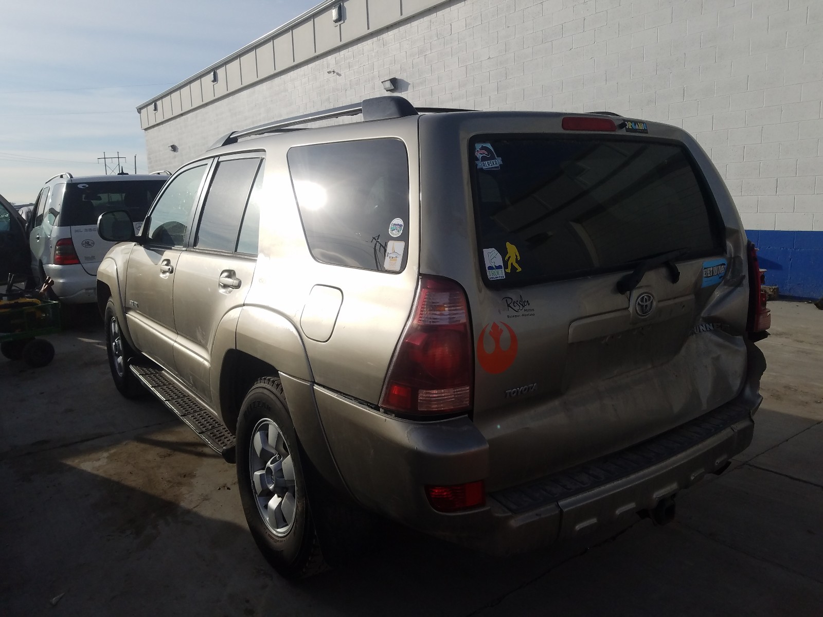 Photo 2 VIN: JTEBU14R840038038 - TOYOTA 4RUNNER SR 