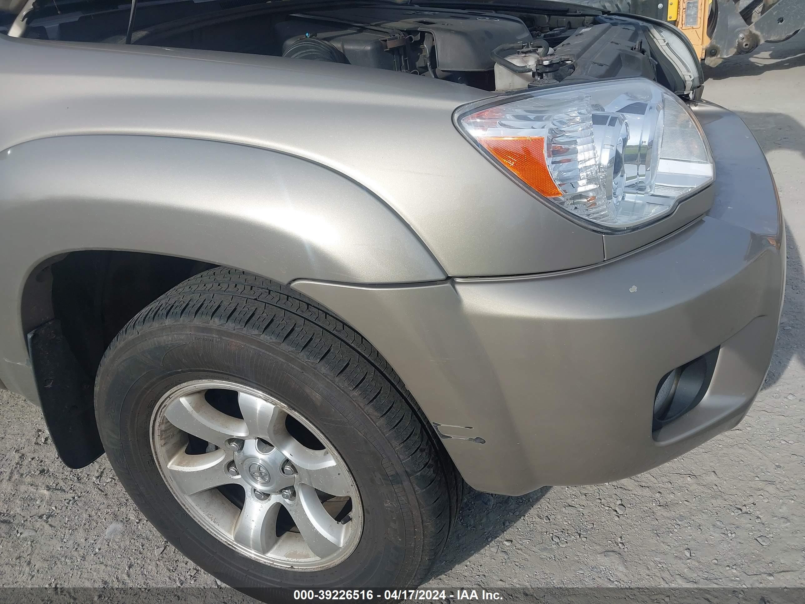 Photo 13 VIN: JTEBU14R860087999 - TOYOTA 4RUNNER 