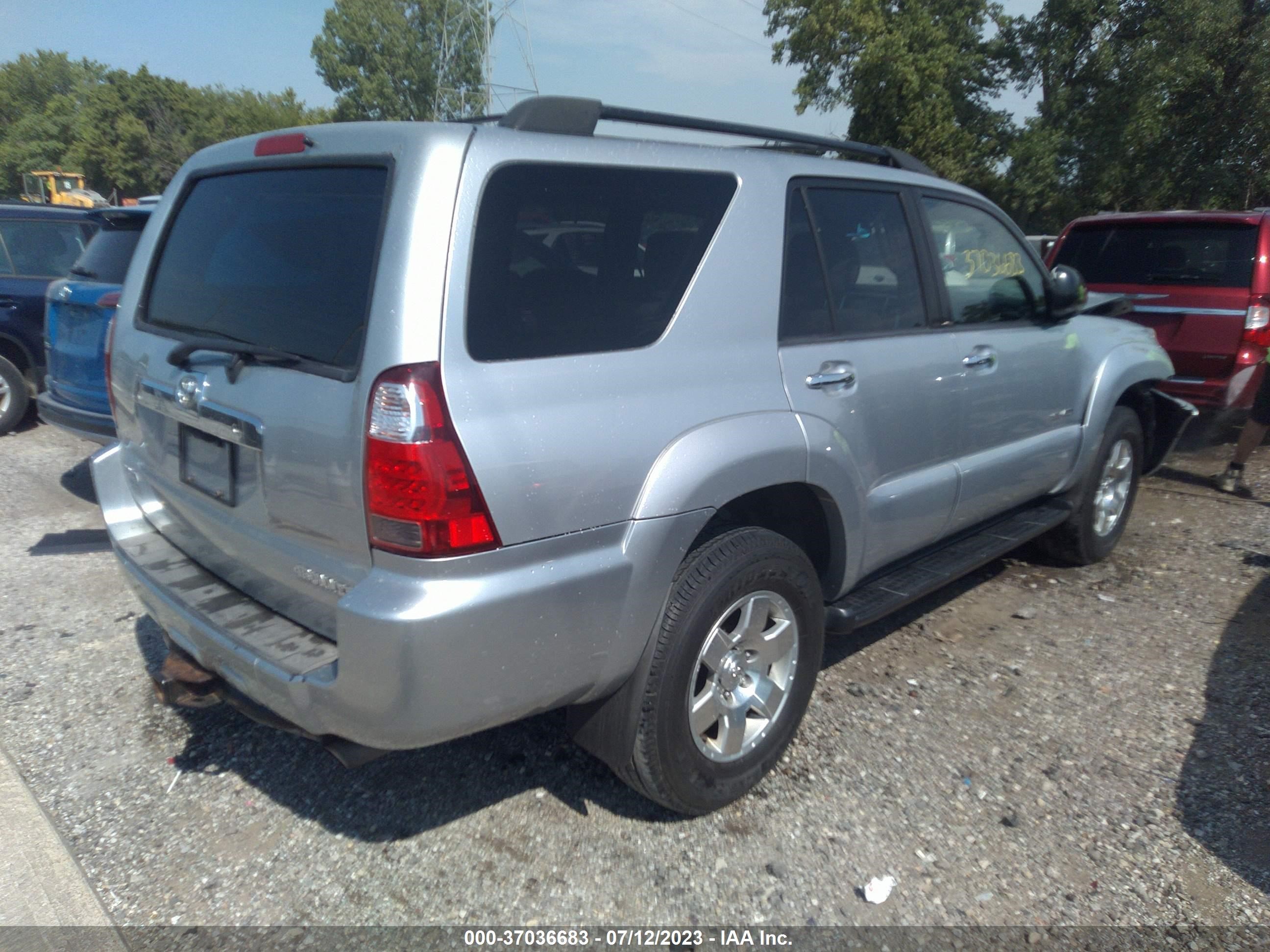 Photo 3 VIN: JTEBU14RX8K006606 - TOYOTA 4RUNNER 