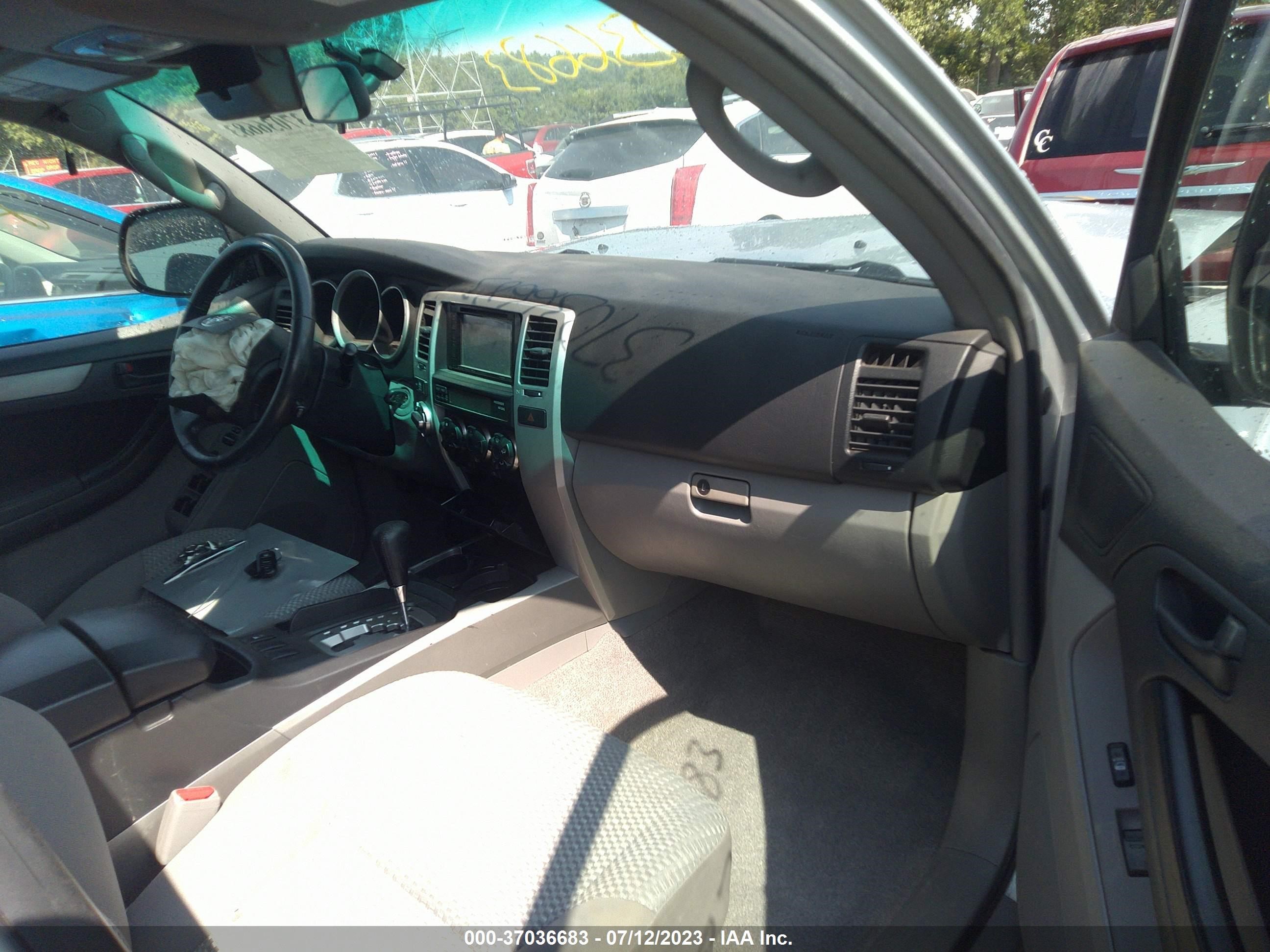 Photo 4 VIN: JTEBU14RX8K006606 - TOYOTA 4RUNNER 