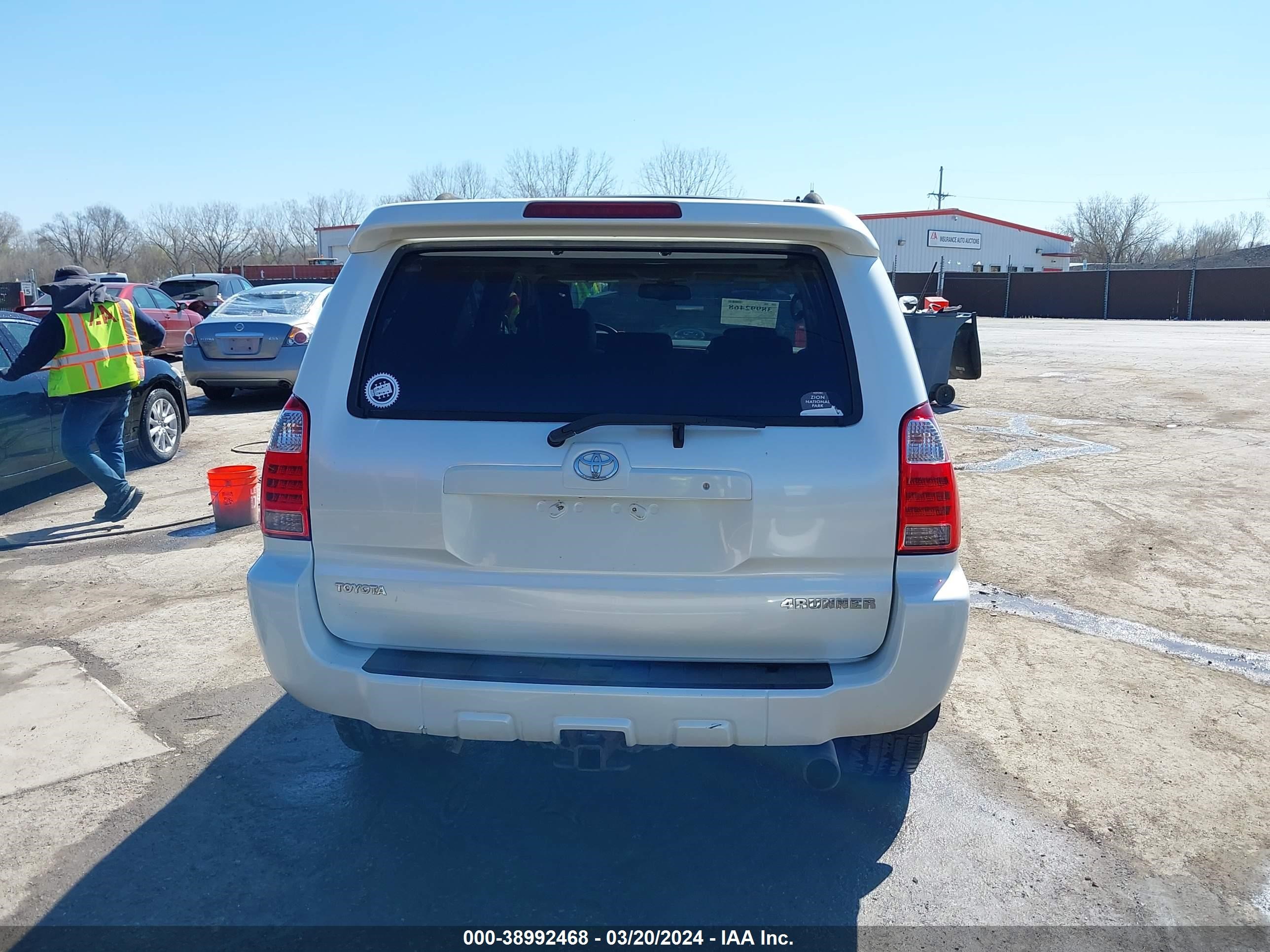 Photo 16 VIN: JTEBU14RX9K037288 - TOYOTA 4RUNNER 