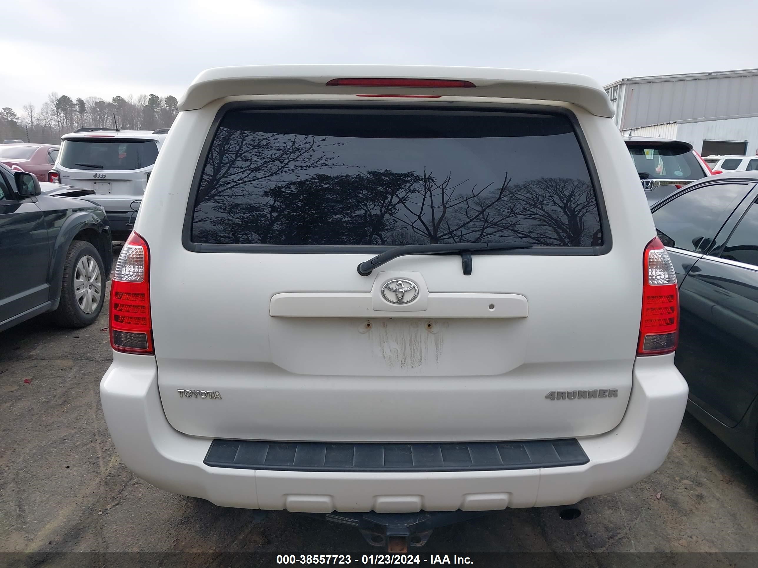 Photo 15 VIN: JTEBU17R378093952 - TOYOTA 4RUNNER 