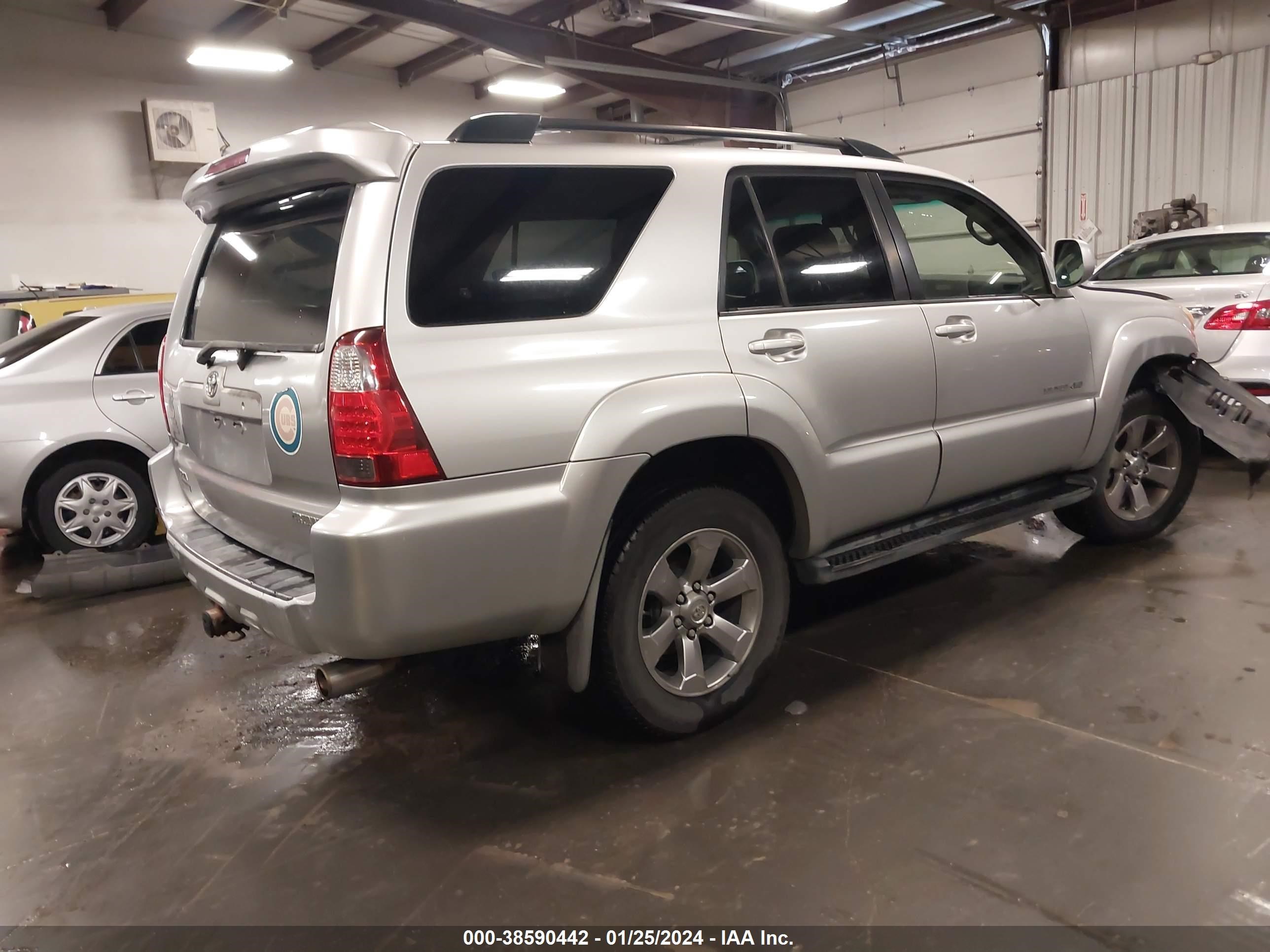 Photo 3 VIN: JTEBU17R578098800 - TOYOTA 4RUNNER 