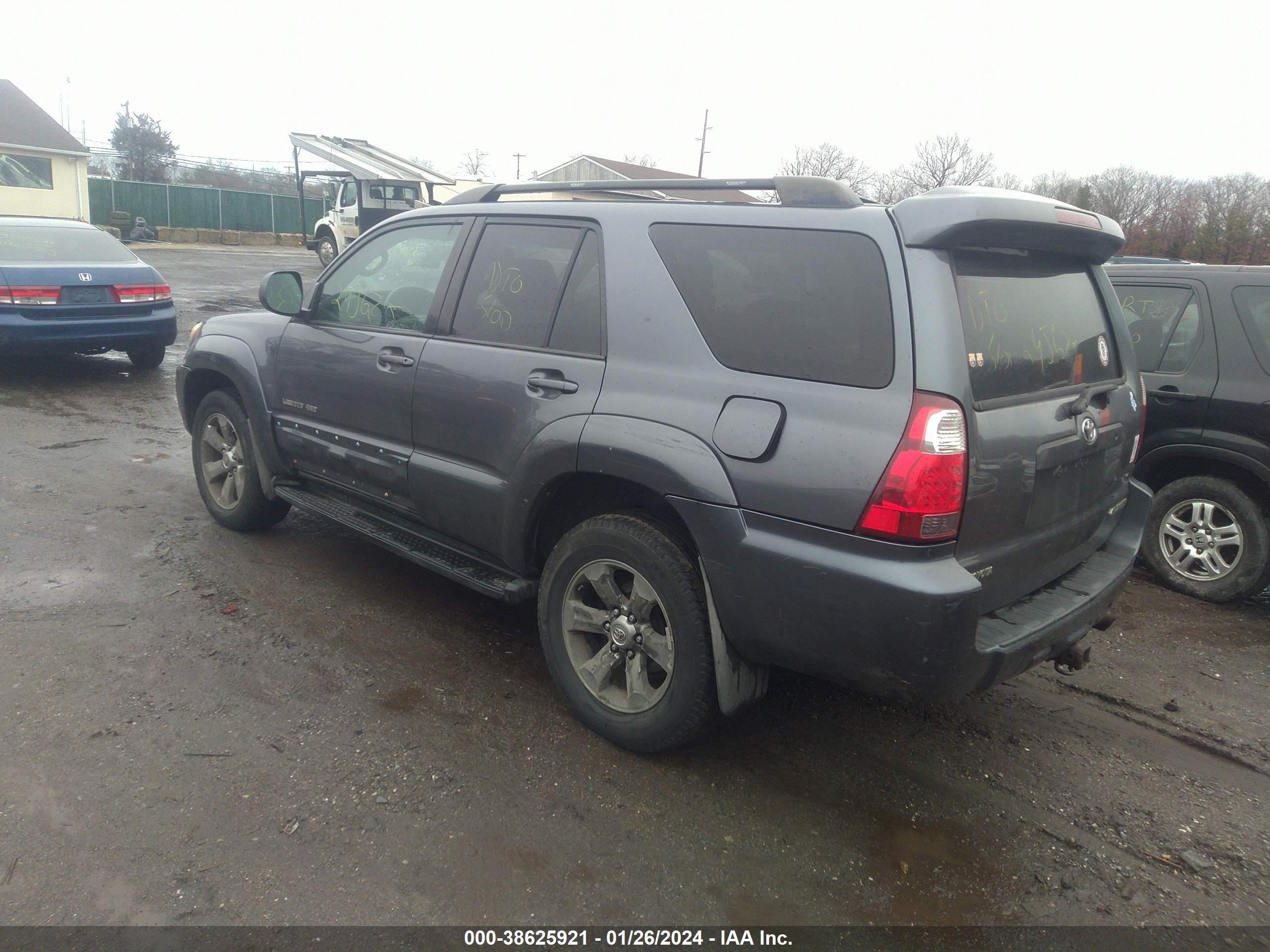 Photo 2 VIN: JTEBU17R68K028503 - TOYOTA 4RUNNER 