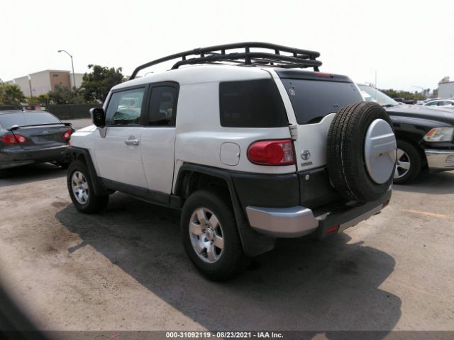 Photo 2 VIN: JTEBU4BF0AK085140 - TOYOTA FJ CRUISER 