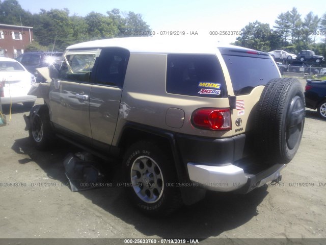 Photo 2 VIN: JTEBU4BF0BK100088 - TOYOTA FJ CRUISER 