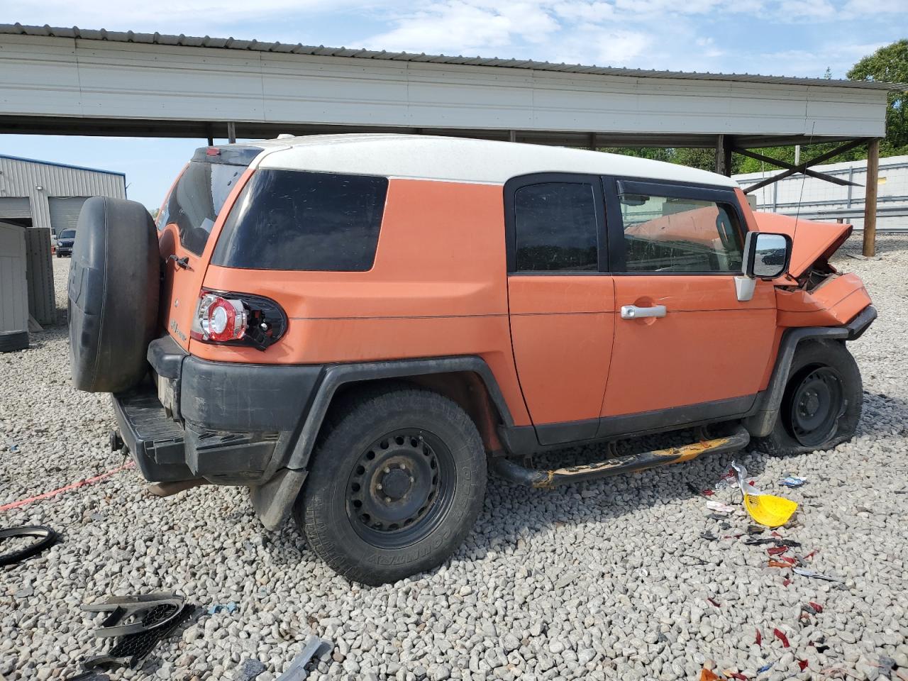 Photo 2 VIN: JTEBU4BF0EK197829 - TOYOTA FJ CRUISER 