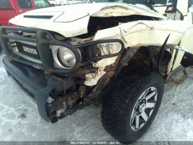 Photo 5 VIN: JTEBU4BF1AK093778 - TOYOTA FJ CRUISER 