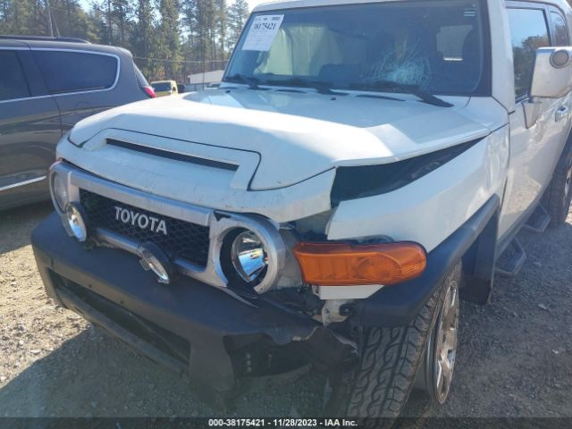 Photo 5 VIN: JTEBU4BF1AK093988 - TOYOTA FJ CRUISER 