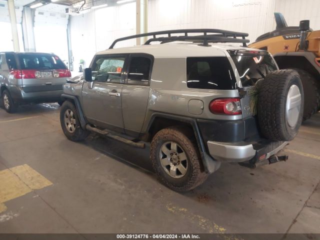 Photo 2 VIN: JTEBU4BF1CK117063 - TOYOTA FJ CRUISER 