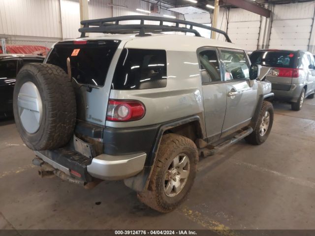 Photo 3 VIN: JTEBU4BF1CK117063 - TOYOTA FJ CRUISER 