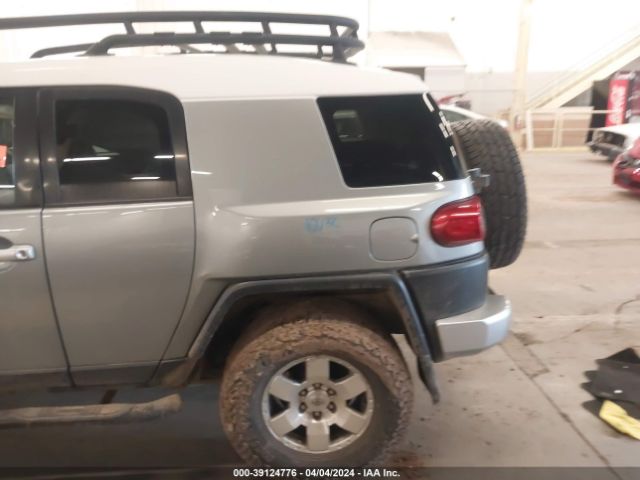 Photo 5 VIN: JTEBU4BF1CK117063 - TOYOTA FJ CRUISER 