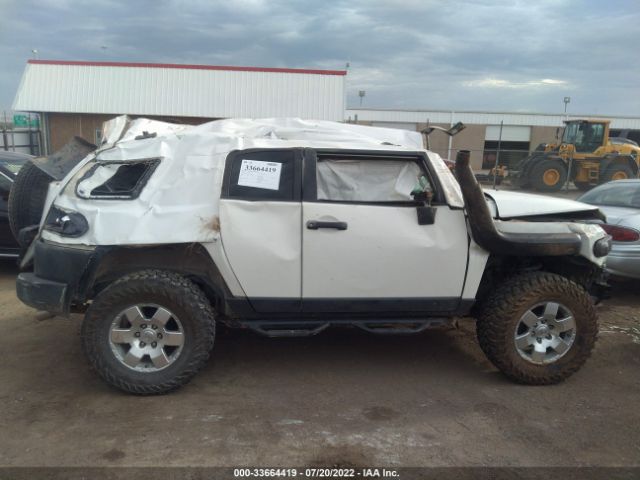 Photo 5 VIN: JTEBU4BF2AK077850 - TOYOTA FJ CRUISER 