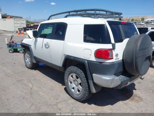 Photo 2 VIN: JTEBU4BF2AK082627 - TOYOTA FJ CRUISER 