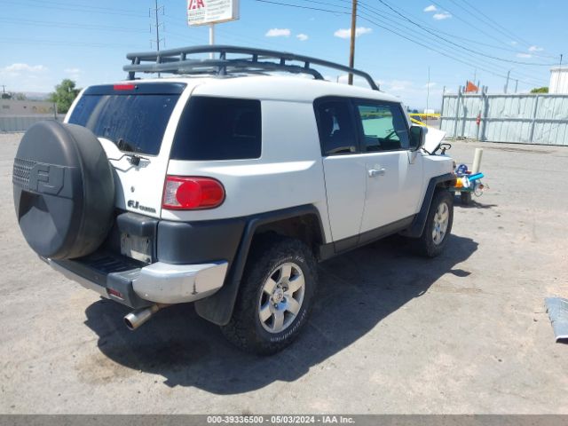 Photo 3 VIN: JTEBU4BF2AK082627 - TOYOTA FJ CRUISER 