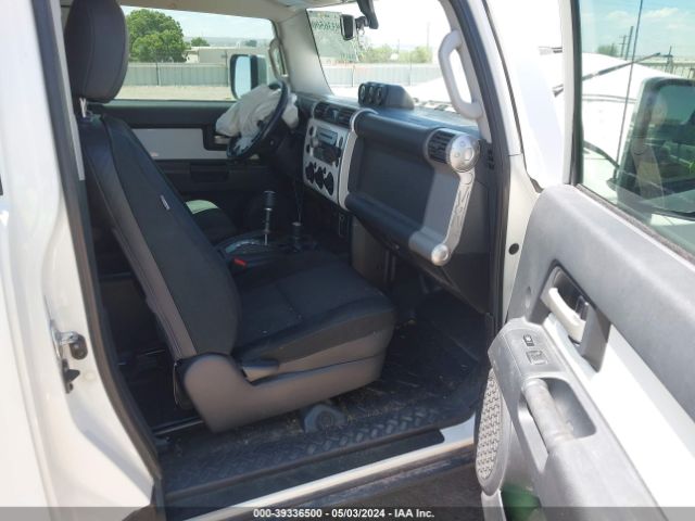 Photo 4 VIN: JTEBU4BF2AK082627 - TOYOTA FJ CRUISER 