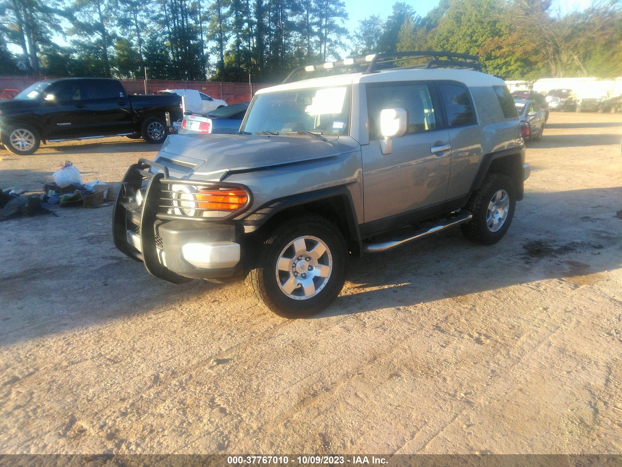 Photo 1 VIN: JTEBU4BF2AK084474 - TOYOTA FJ CRUISER 