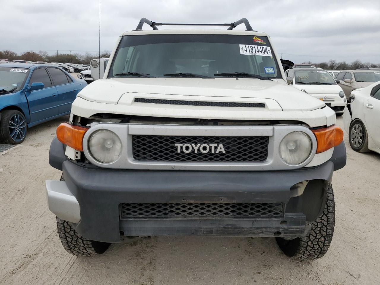 Photo 4 VIN: JTEBU4BF2BK104269 - TOYOTA FJ CRUISER 