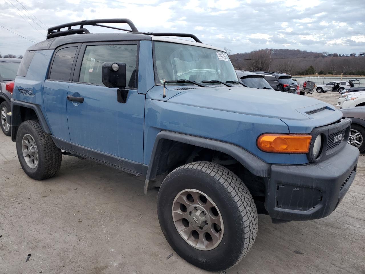 Photo 3 VIN: JTEBU4BF2BK112596 - TOYOTA FJ CRUISER 