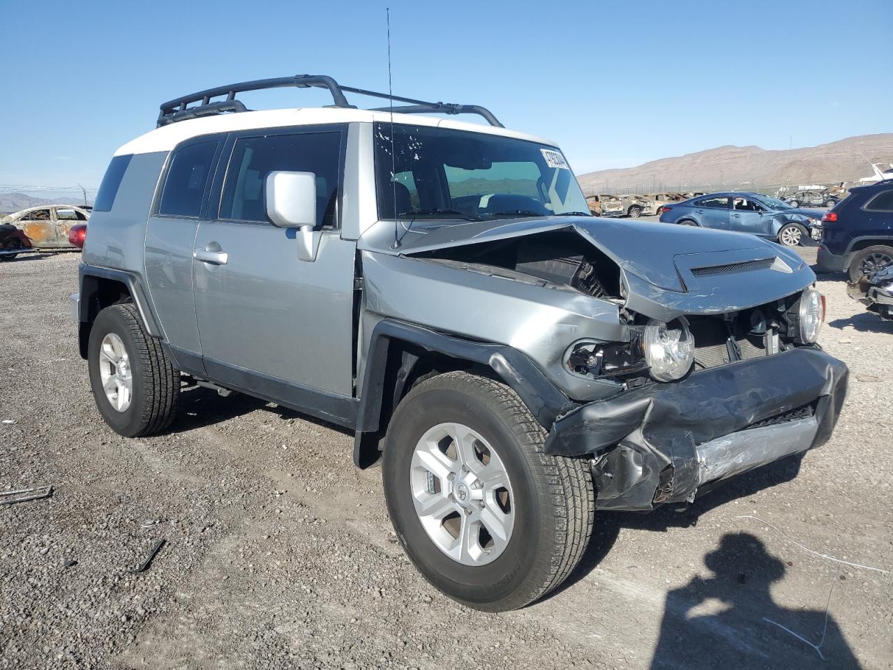 Photo 3 VIN: JTEBU4BF3CK145950 - TOYOTA FJ CRUISER 