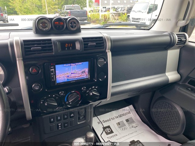 Photo 5 VIN: JTEBU4BF5AK075705 - TOYOTA FJ CRUISER 