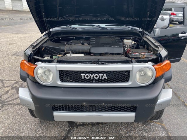 Photo 9 VIN: JTEBU4BF5AK075705 - TOYOTA FJ CRUISER 