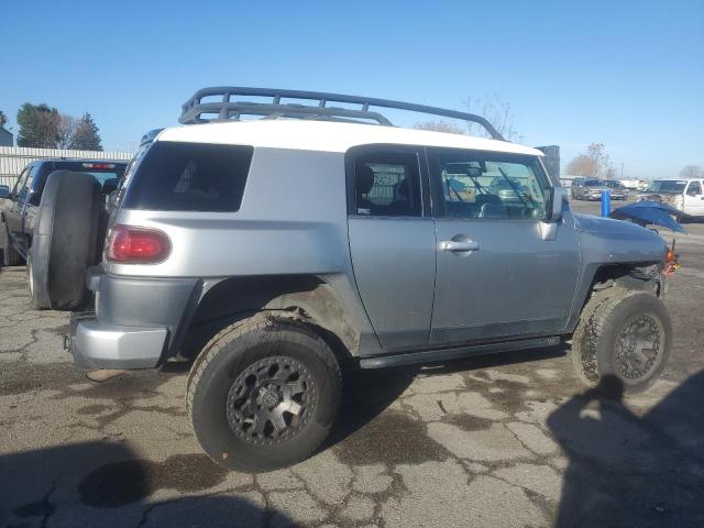 Photo 2 VIN: JTEBU4BF5AK088809 - TOYOTA FJ CRUISER 