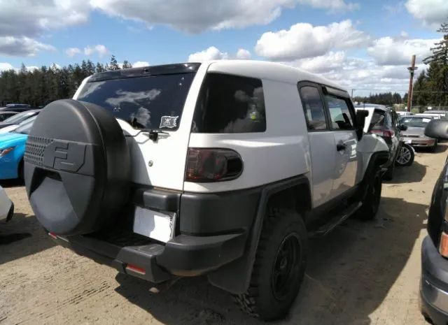 Photo 3 VIN: JTEBU4BF5AK097557 - TOYOTA FJ CRUISER 