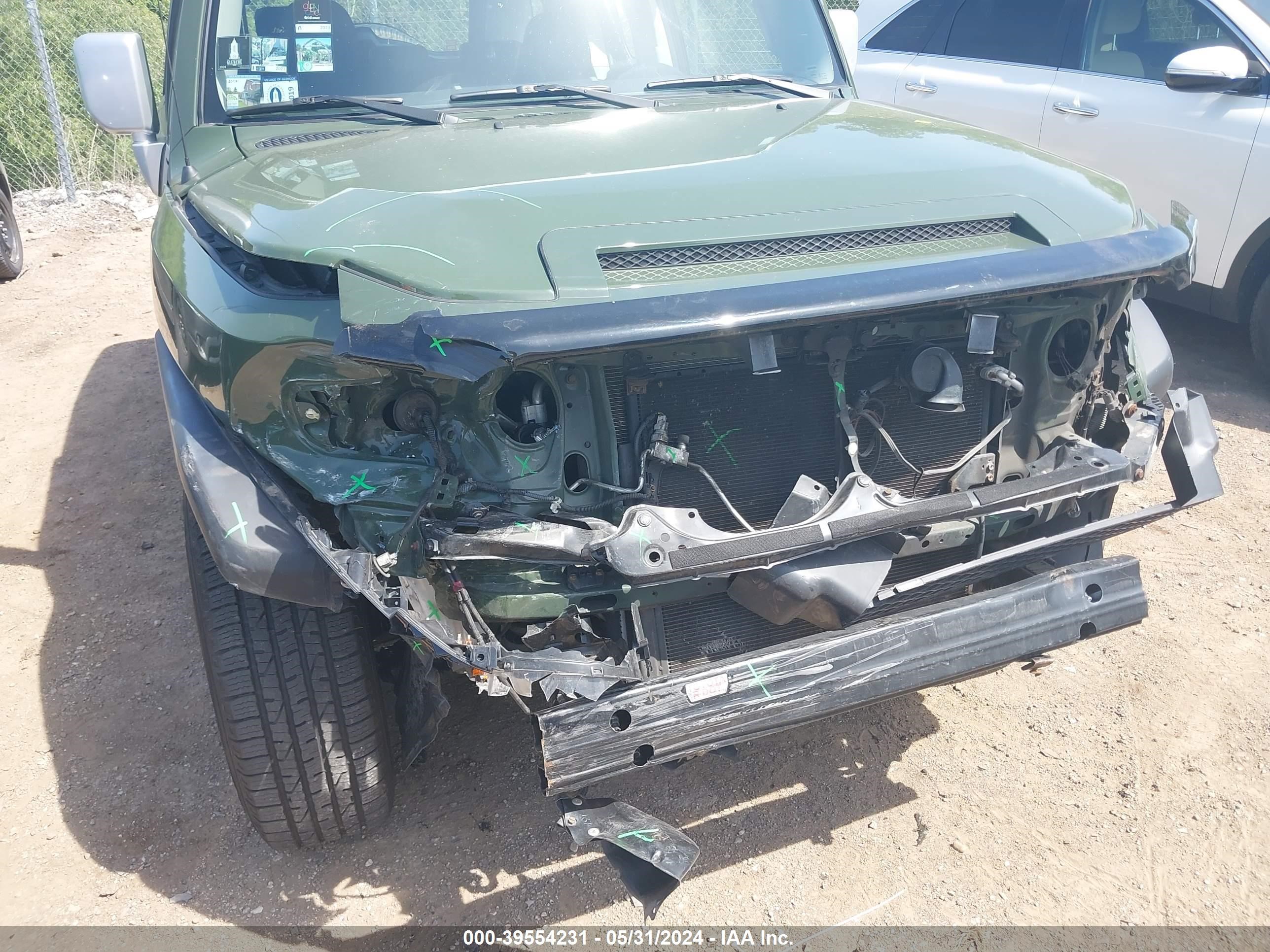 Photo 5 VIN: JTEBU4BF8AK081854 - TOYOTA FJ CRUISER 