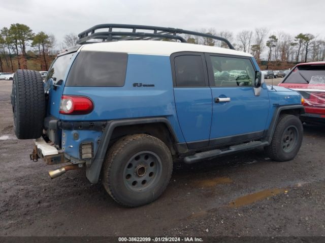 Photo 3 VIN: JTEBU4BF8CK137455 - TOYOTA FJ CRUISER 