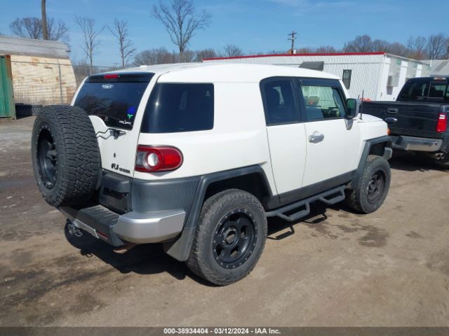 Photo 3 VIN: JTEBU4BF8EK194791 - TOYOTA FJ CRUISER 