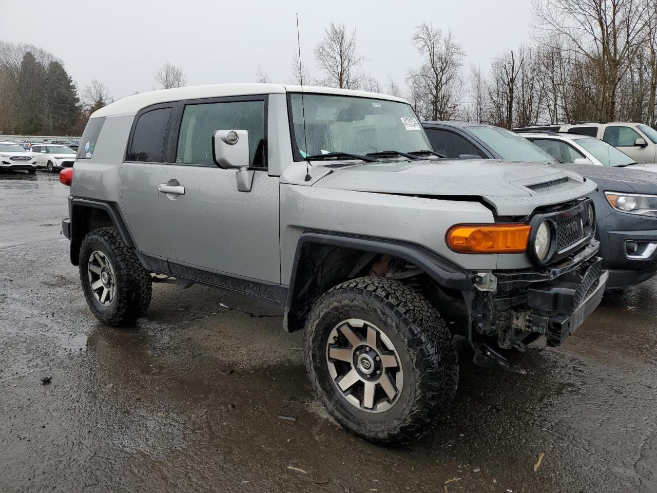 Photo 3 VIN: JTEBU4BF9AK090692 - TOYOTA FJ CRUISER 