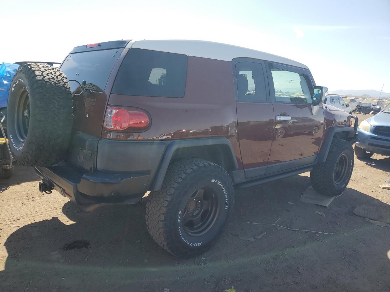 Photo 2 VIN: JTEBU4BF9BK106133 - TOYOTA FJ CRUISER 