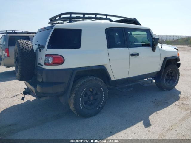 Photo 3 VIN: JTEBU4BF9CK136394 - TOYOTA FJ CRUISER 