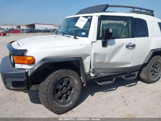 Photo 5 VIN: JTEBU4BF9CK136394 - TOYOTA FJ CRUISER 