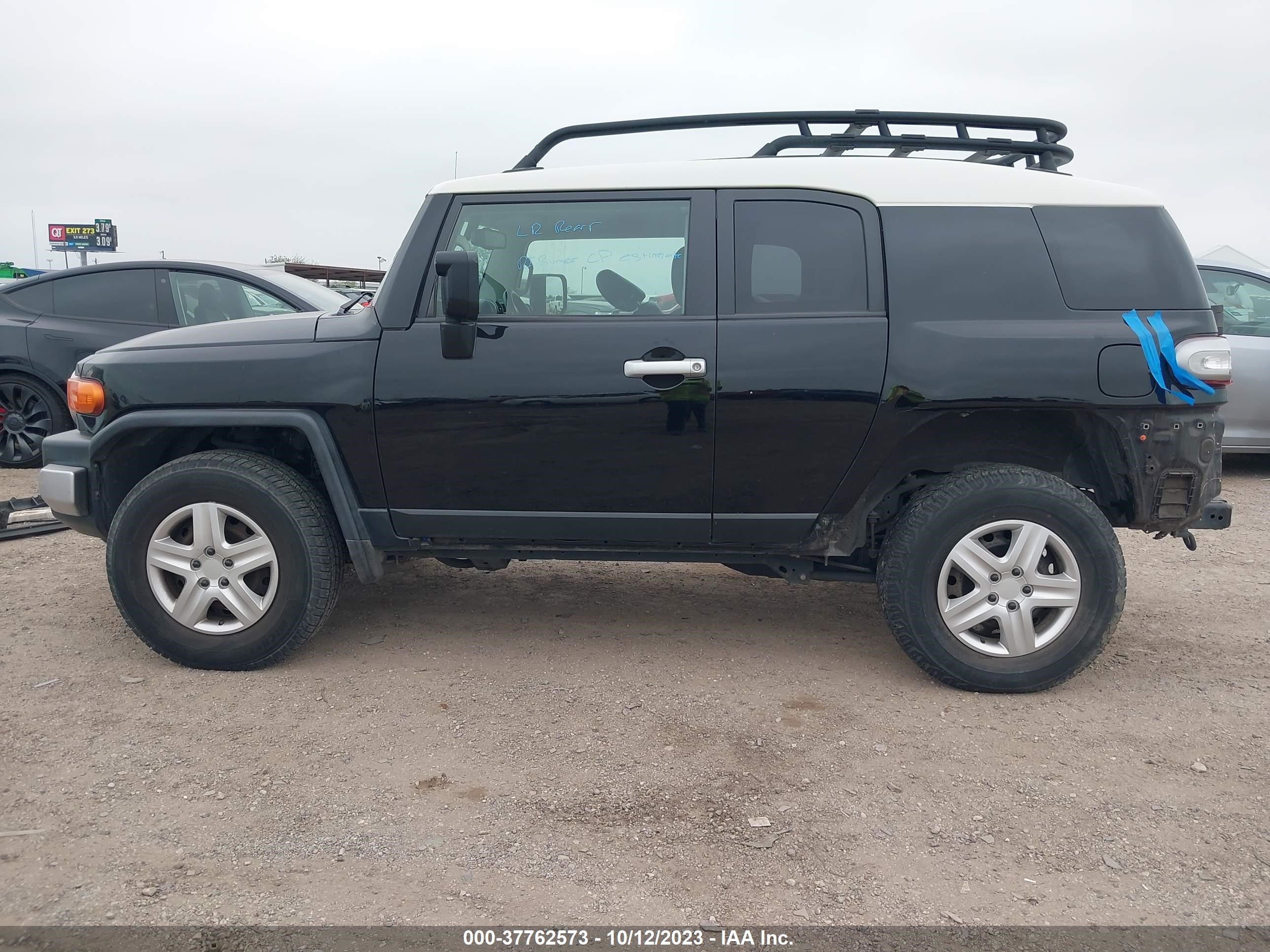 Photo 14 VIN: JTEBU4BFXBK100566 - TOYOTA FJ CRUISER 