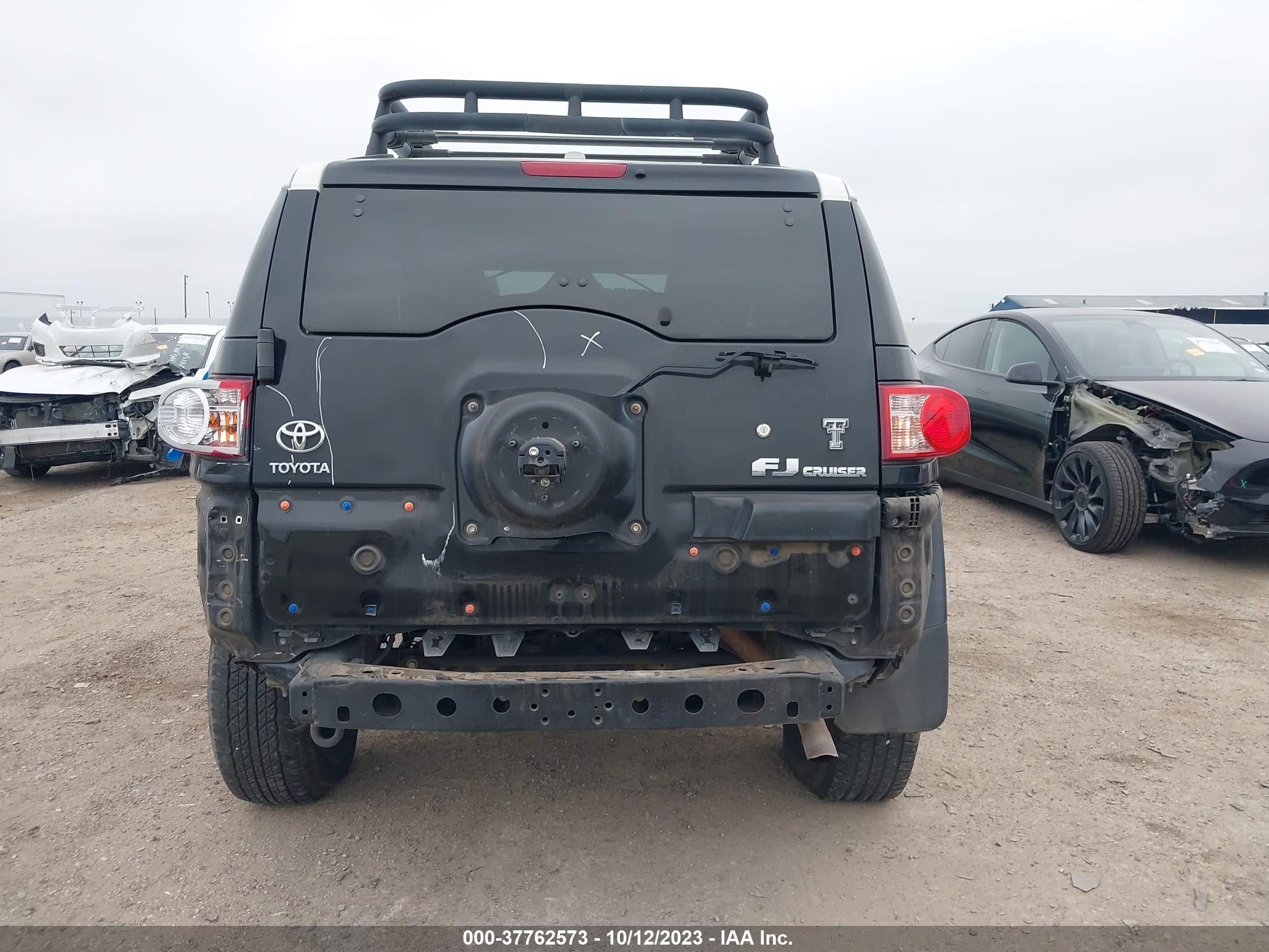 Photo 16 VIN: JTEBU4BFXBK100566 - TOYOTA FJ CRUISER 