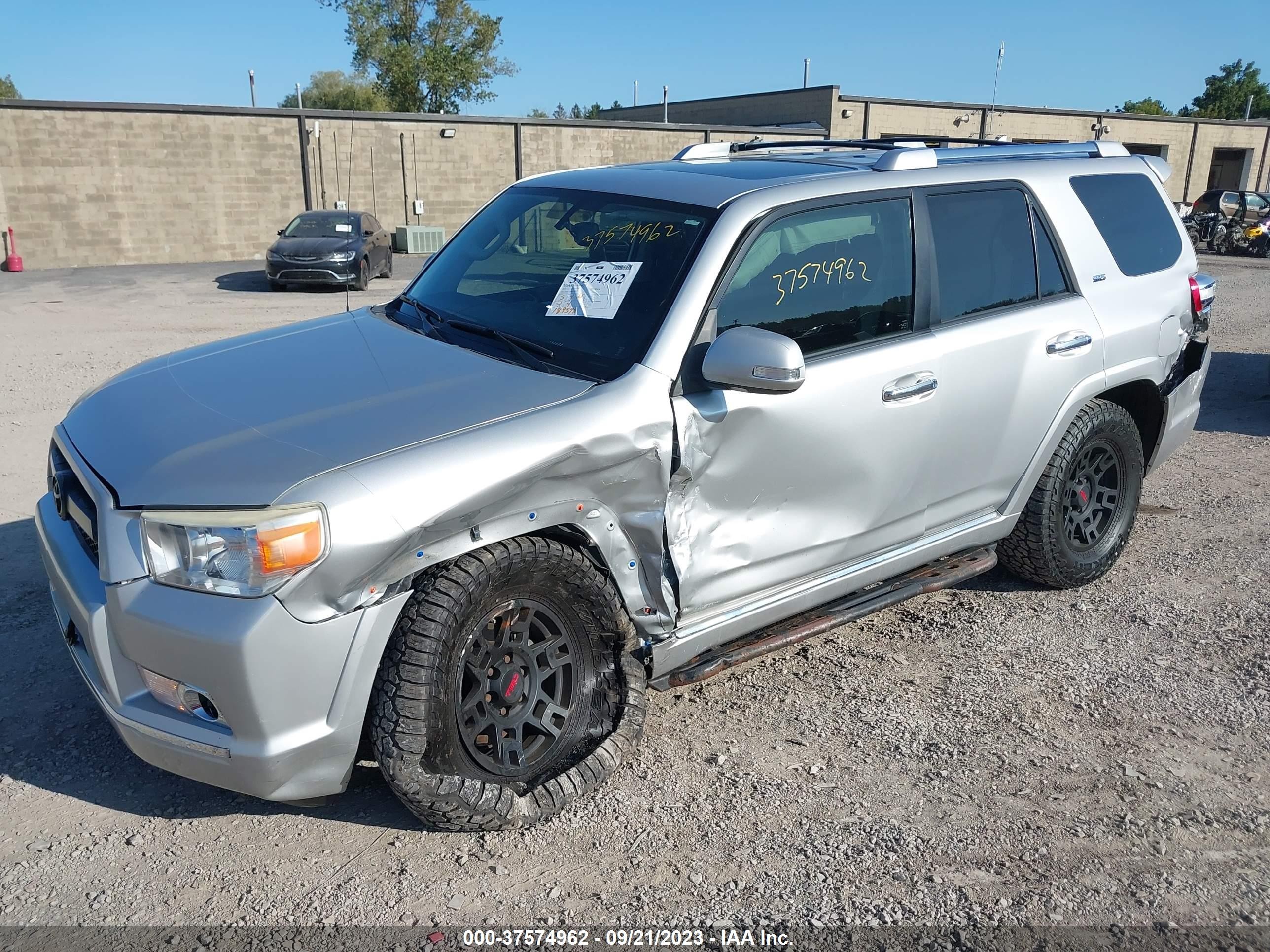 Photo 1 VIN: JTEBU5JR0C5103817 - TOYOTA 4RUNNER 