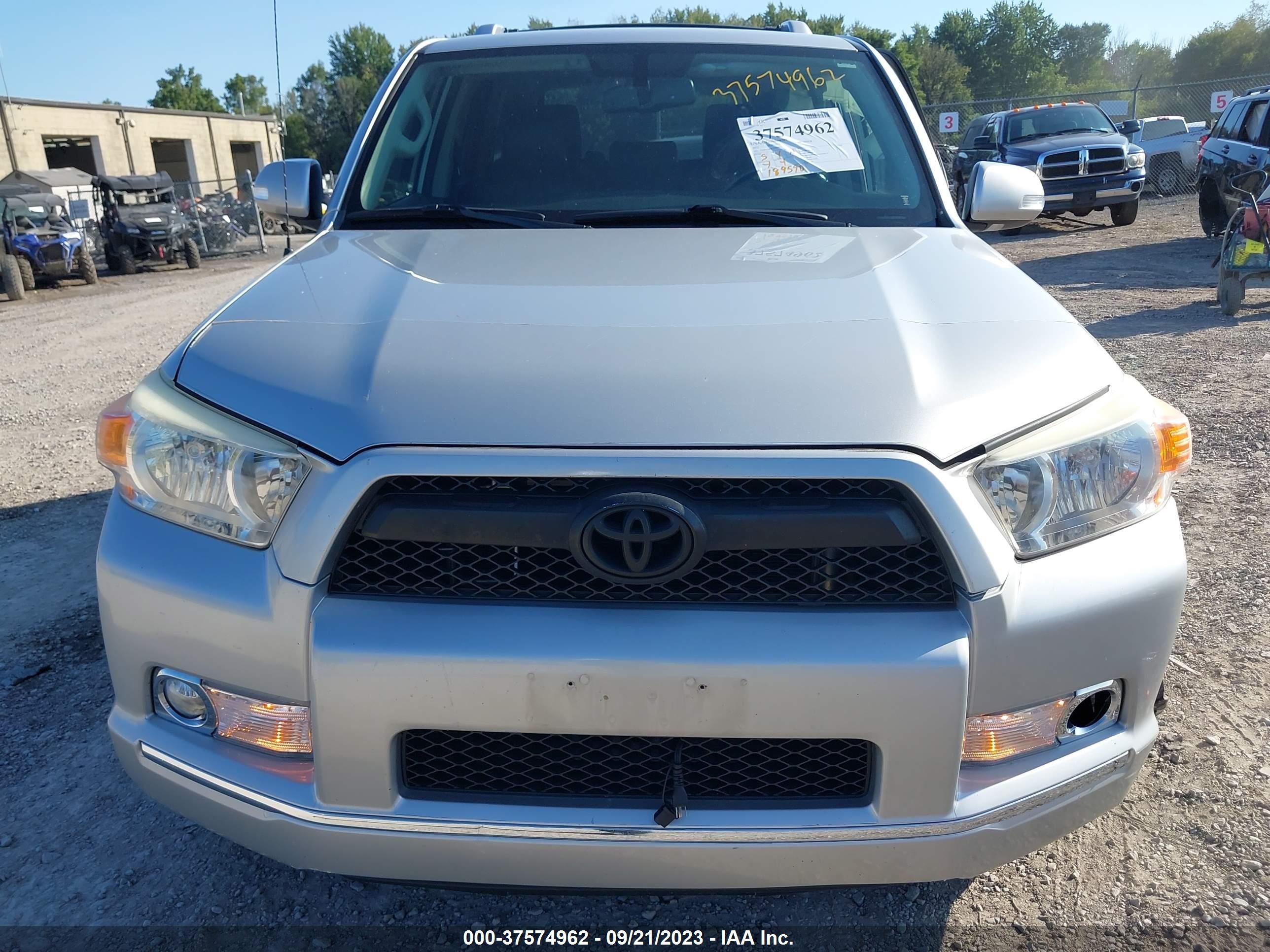 Photo 11 VIN: JTEBU5JR0C5103817 - TOYOTA 4RUNNER 