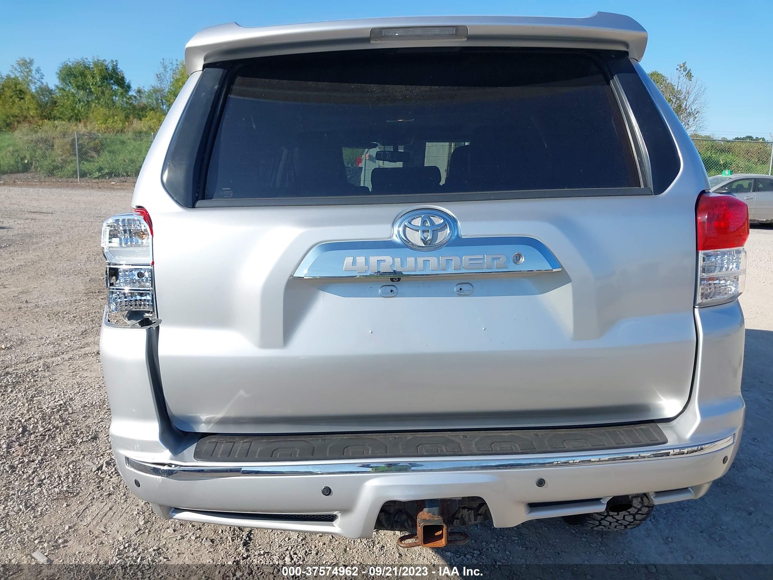 Photo 15 VIN: JTEBU5JR0C5103817 - TOYOTA 4RUNNER 