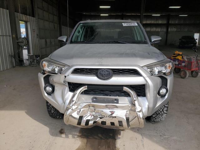 Photo 4 VIN: JTEBU5JR0F5224349 - TOYOTA 4RUNNER SR 